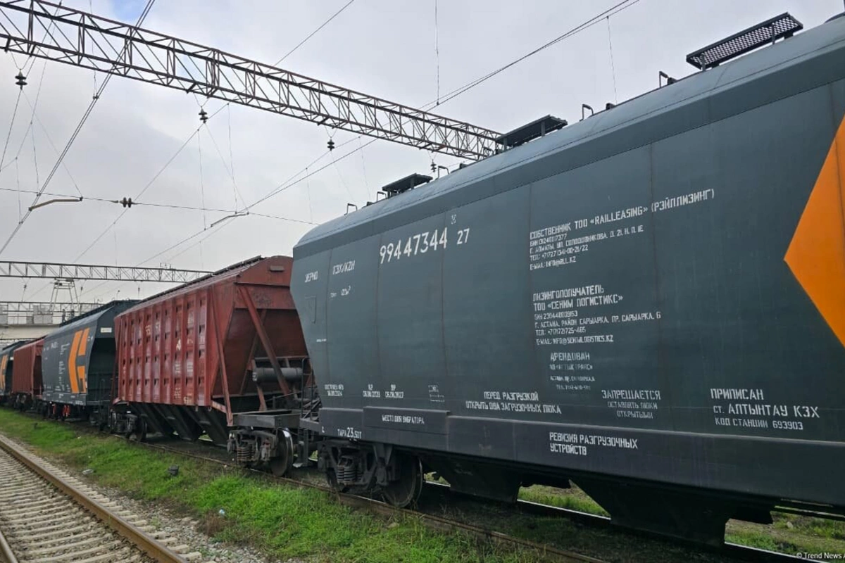 Транзитом через Азербайджан в Армению из России сегодня отправятся 10 вагонов удобрений