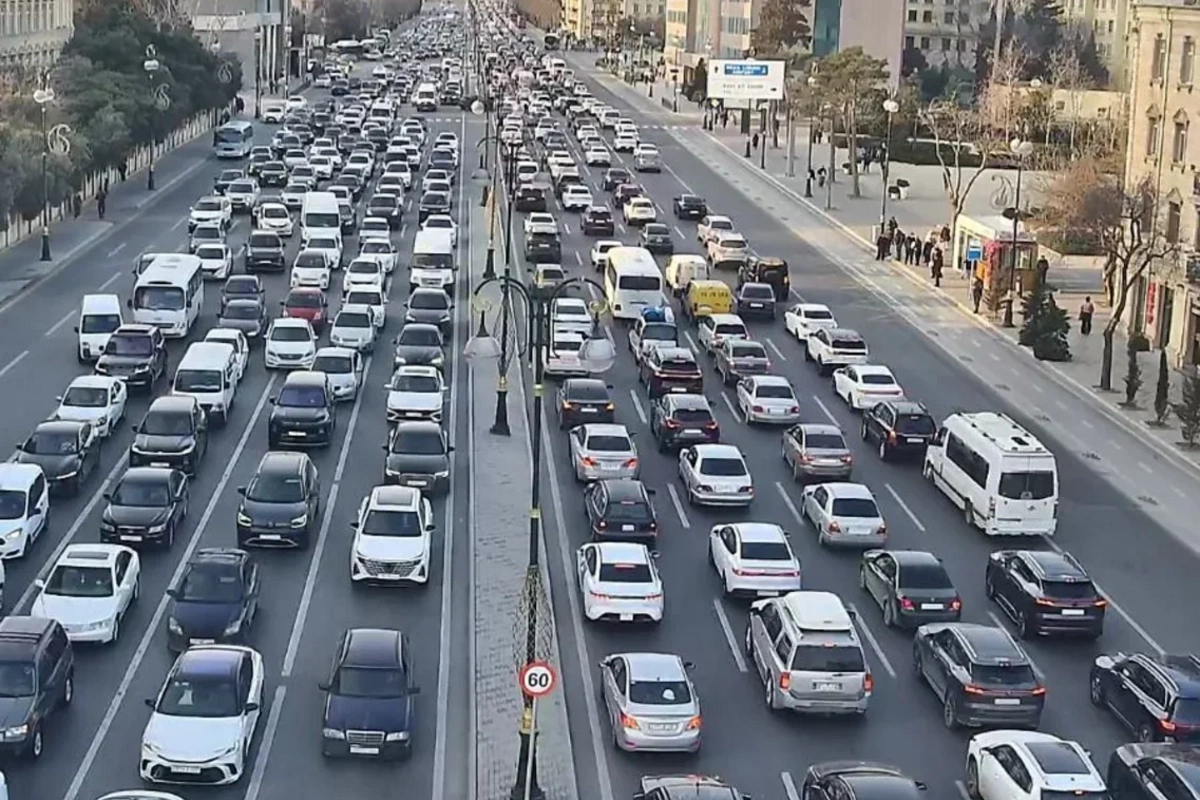 Три новые дороги Баку: как госпрограмма разгрузит центр города и улучшит движение