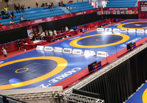 Трое азербайджанских борцов вышли в финал чемпионата Европы в Италии