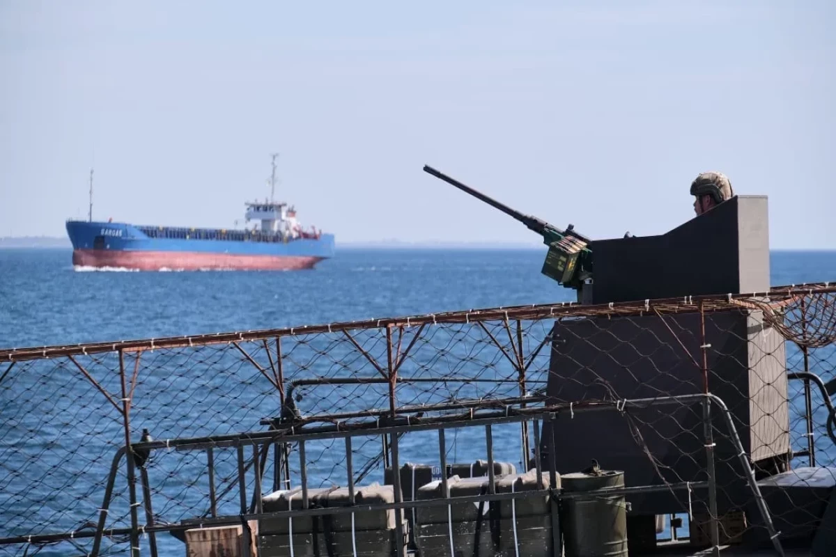 У черноморского побережья Турции три танкера подверглись атаке БПЛА