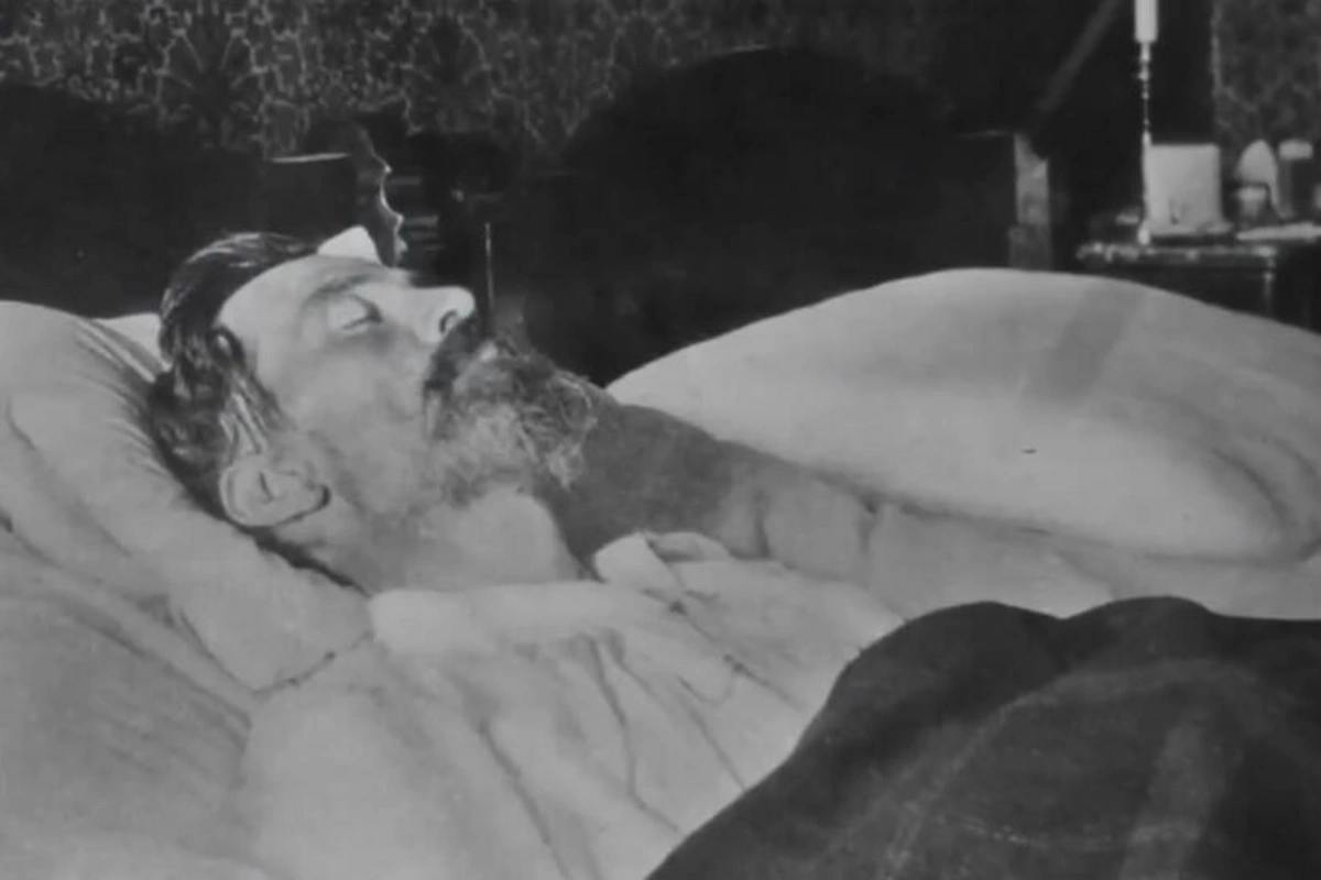 Удивительная история смерти Антона Чехова с бокалом шампанского