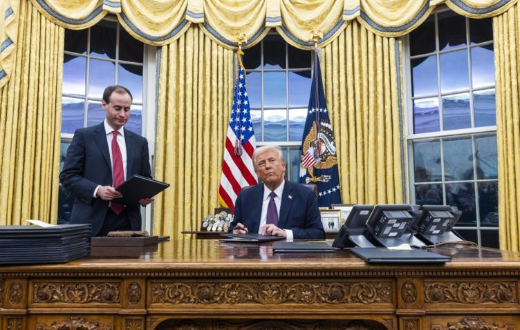 Указ Трампа об ограничении права на гражданство США обжалуют 18 штатов