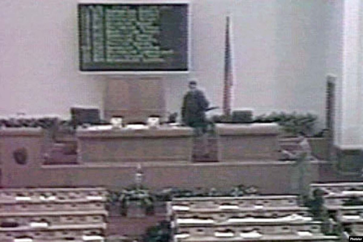 Умер один из участников теракта в парламенте Армении в 1999 году
