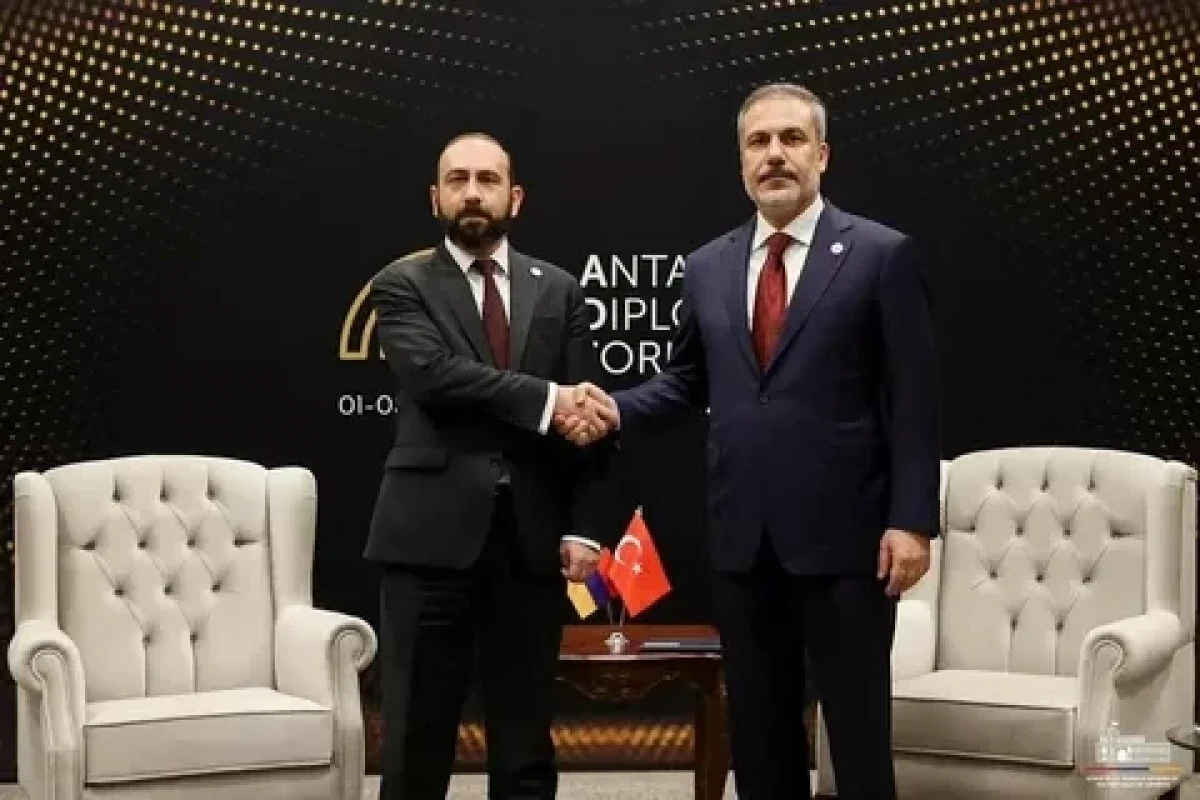 В Анталье началась встреча глав МИД Армении и Турции