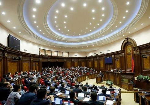 В Армении хотят лишить мандата трех оппозиционных членов Совета старейшин Еревана