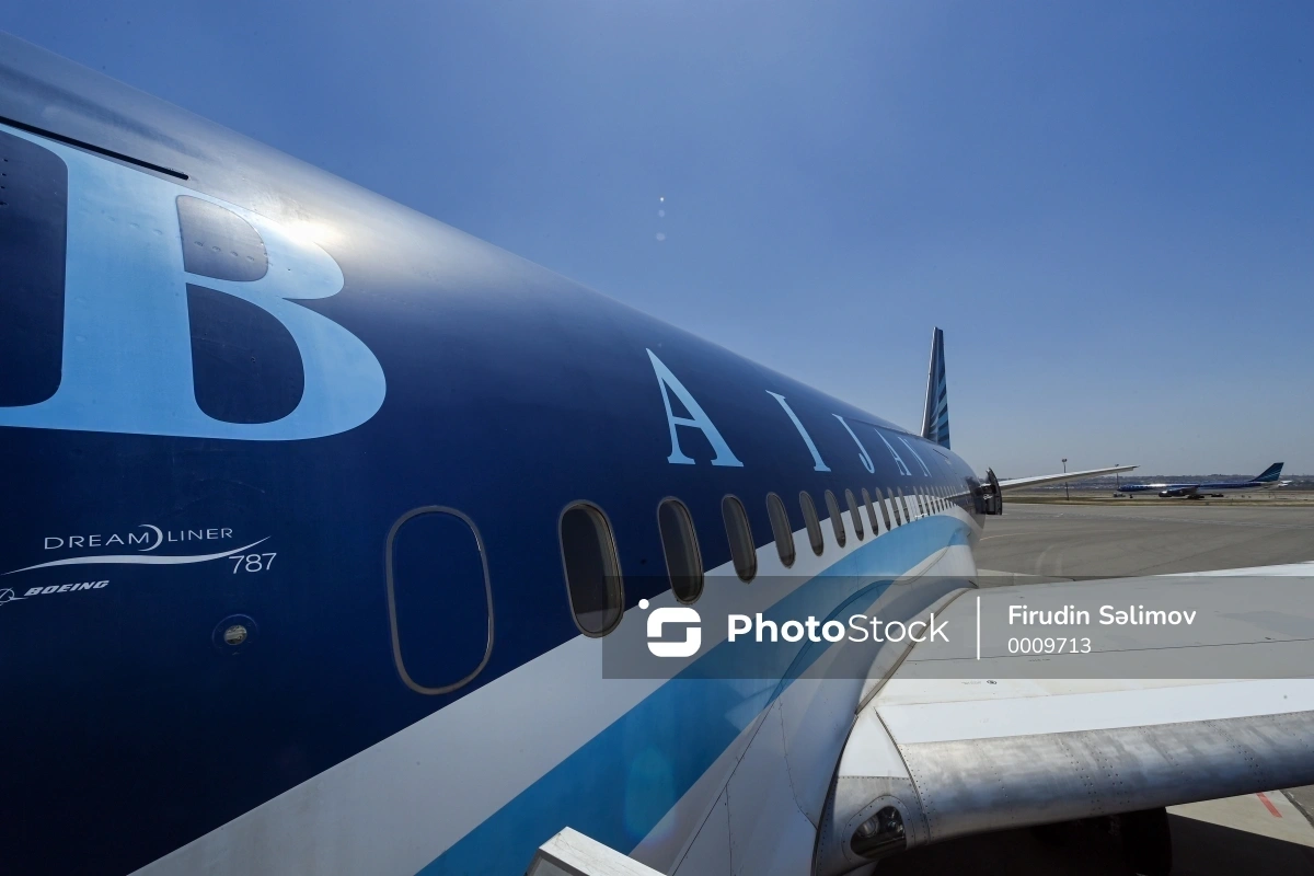 В AZAL пояснили, в каких случаях за некоторые места в самолете нужно доплачивать