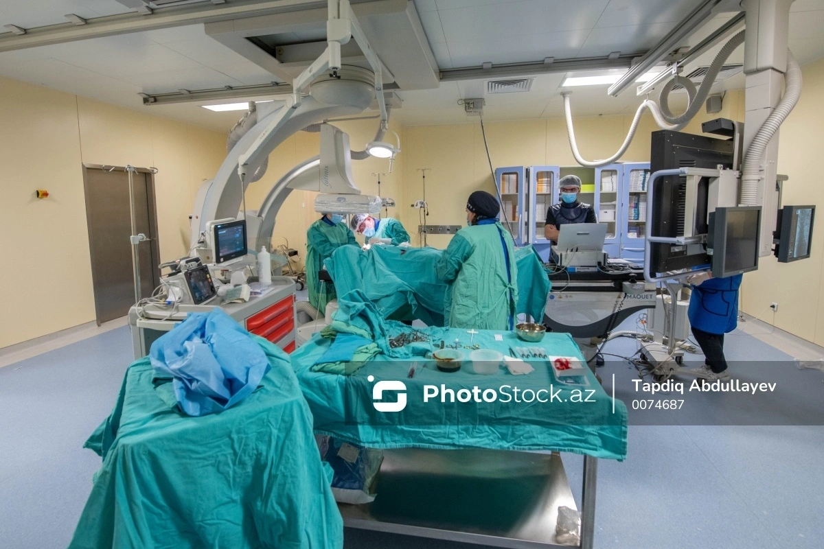 В Азербайджане 18-летняя роженица умерла после кесарева сечения