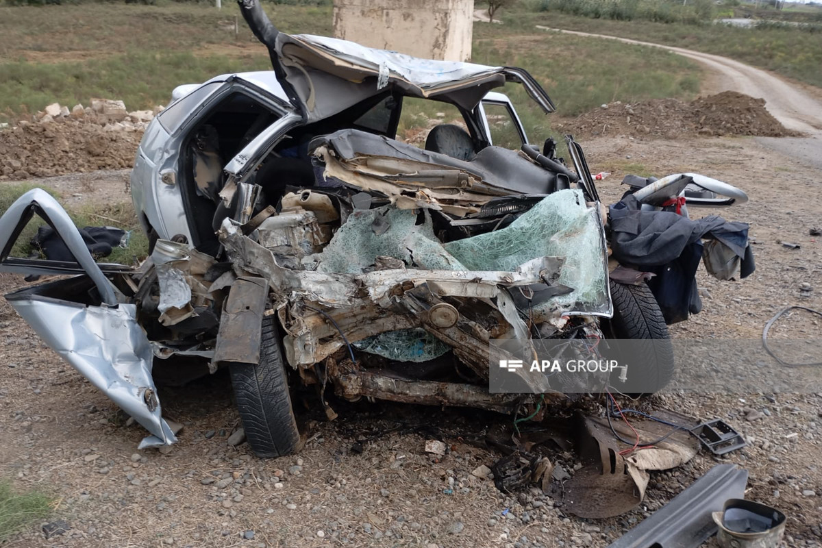 В Азербайджане автомобиль из свадебного кортежа врезался в грузовик, погибли 5 человек-ФОТО-ОБНОВЛЕНО-1