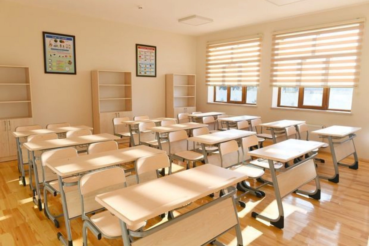 В Азербайджане двум школам присвоены имена известных деятелей