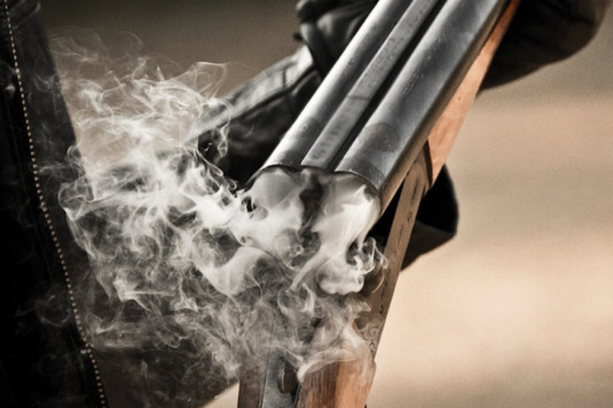 В Азербайджане мужчина выстрелил в мастера, проводившего ремонт в его доме