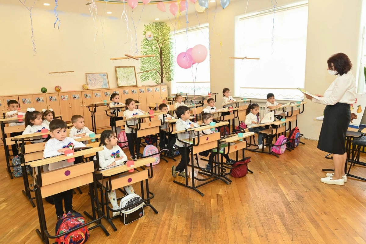В Азербайджане начинается прием детей в первый класс