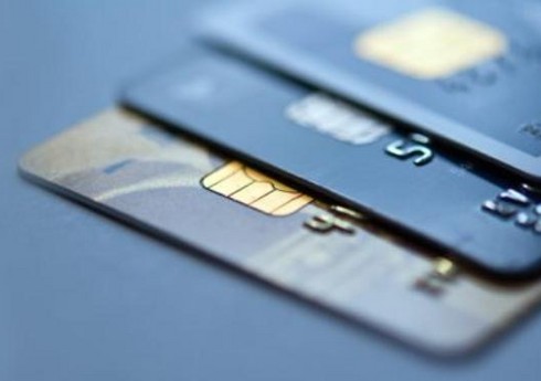В Азербайджане оборот по дебетовым картам достиг 10 млрд манатов