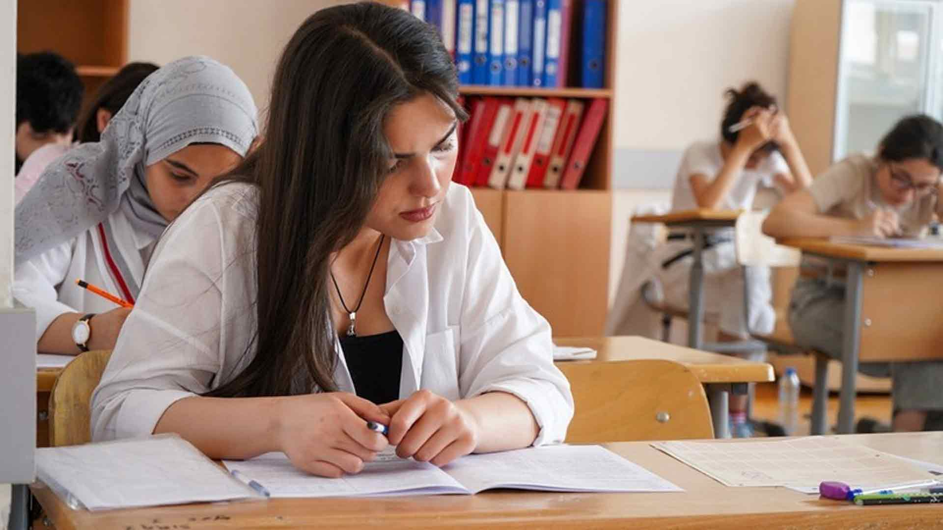 В Азербайджане объявлены результаты конкурса по приему в вузы