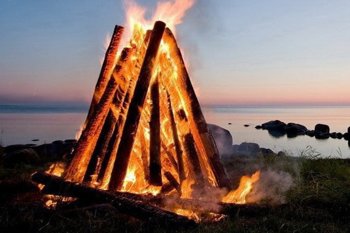 В Азербайджане отмечают «Од чершенбеси»