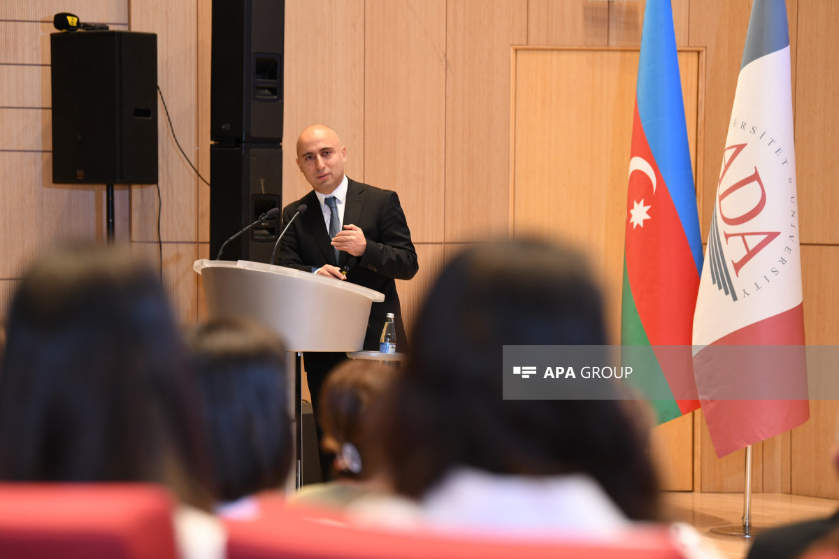 В Азербайджане прекращена деятельность около 8 тысяч учителей, не прошедших сертификацию