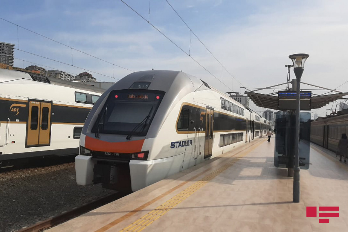 В Азербайджане штраф за выброс мусора из окон вагонов поездов составит 500 манатов