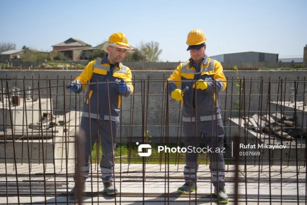В Азербайджане собираются внедрить почасовую оплату труда?