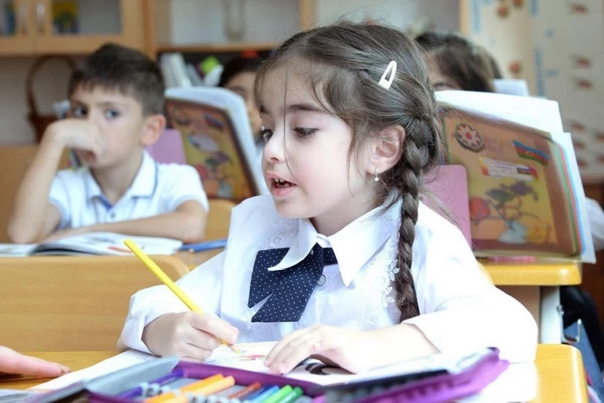 В Азербайджане стартовал прием в первый класс: что нужно знать родителям