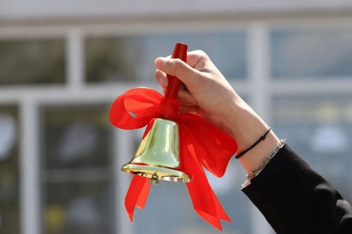 В Азербайджане установлены требования к проведению "Последнего звонка"