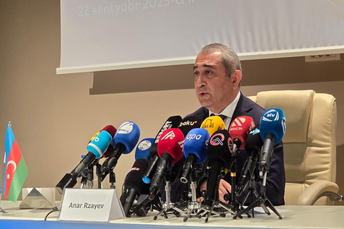 В Азербайджане в общественном транспорте будет внедрена система «брутто-контракт»