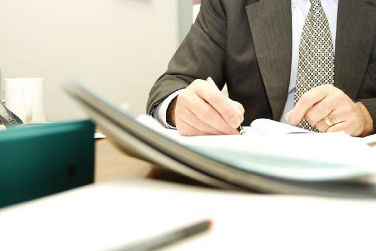 В Азербайджане в прошлом году были наказаны около 350 госслужащих