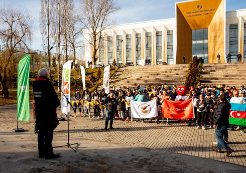 В Азербайджане впервые прошел марафонский забег на полную дистанцию