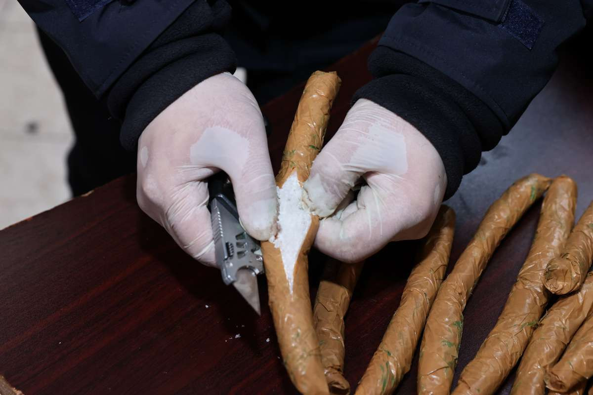 В Азербайджане выявлена крупная партия наркотиков из Ирана, арестованы двое иностранцев