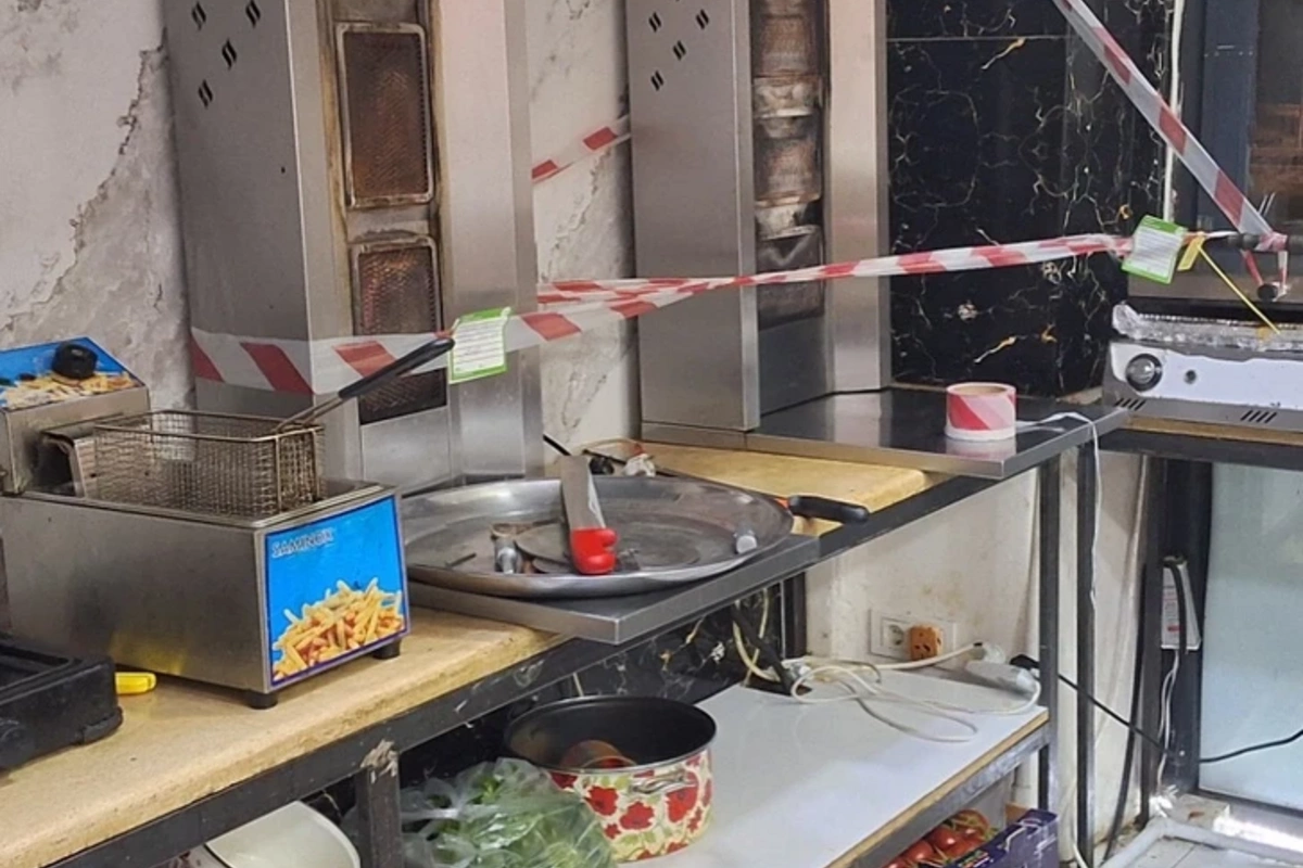 В Азербайджане закрыли донерную после массового отравления клиентов