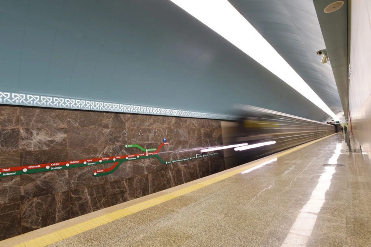 В бакинском метро погас свет: возникли задержки до 15 минут