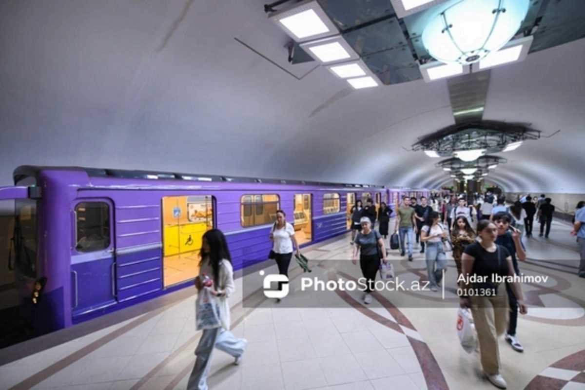 В бакинском метро умер мужчина