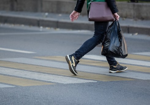 В Баку 27-летнего мужчину сбил автомобиль