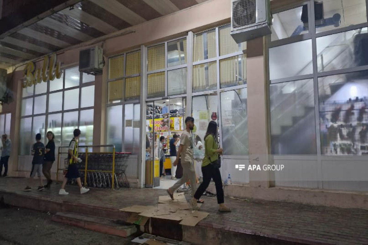 В Баку автомобиль врезался в магазин, есть пострадавшие-ФОТО-ВИДЕО-ОБНОВЛЕНО