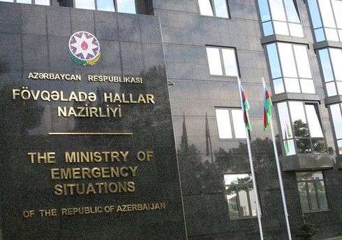 В Баку минувшей ночью в затопленном тоннеле погиб мужчина