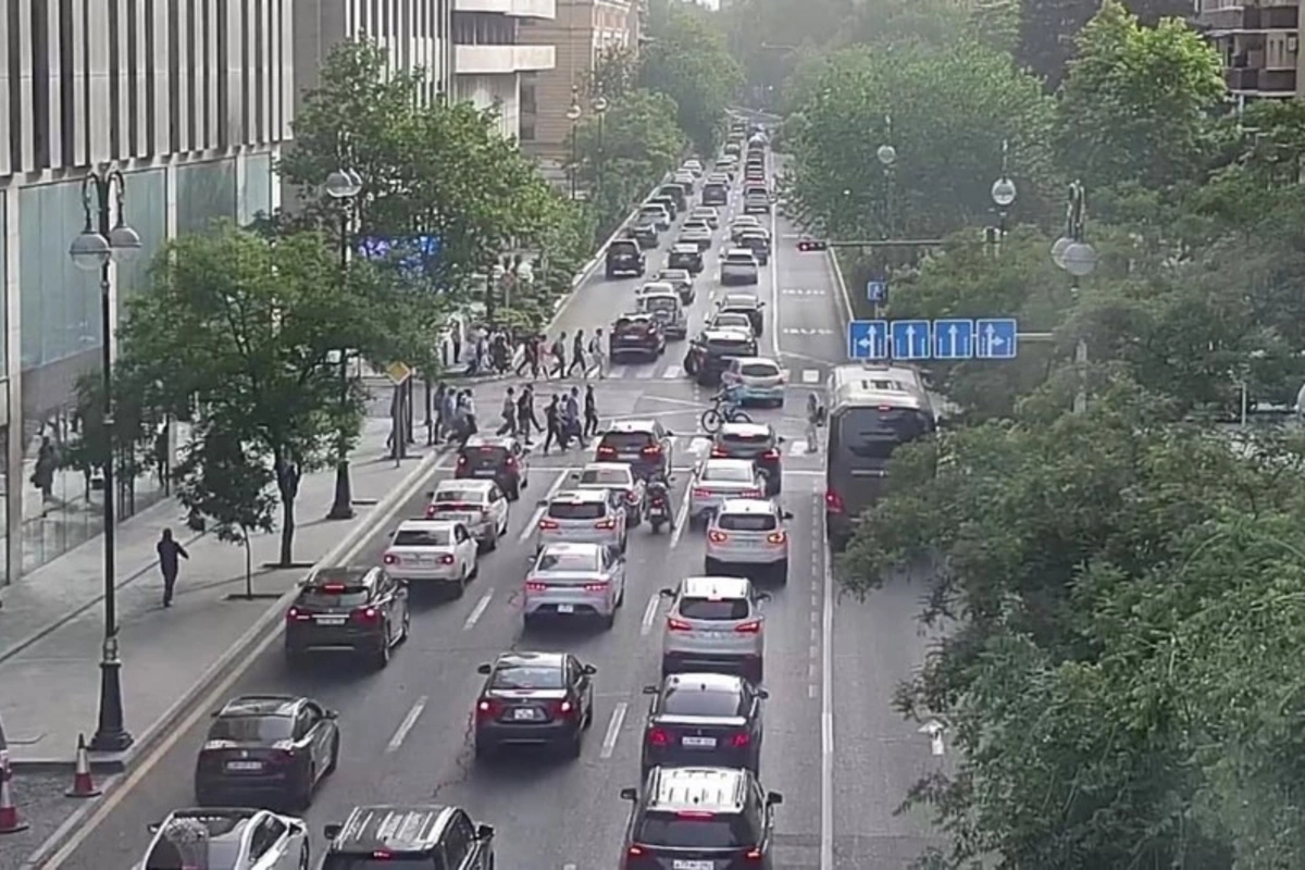 В Баку наблюдаются пробки по 22 направлениям