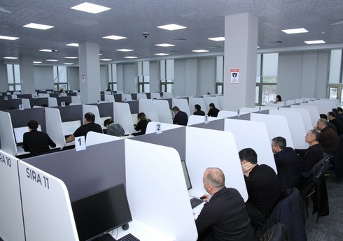 В Баку начался экзамен для желающих стать членами Коллегии адвокатов