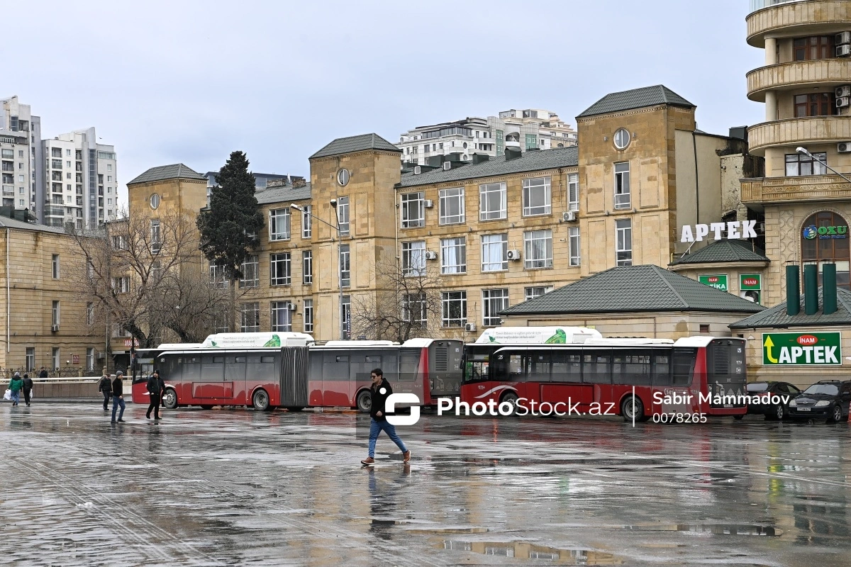В Баку нарушено движение более 90 автобусных маршрутов