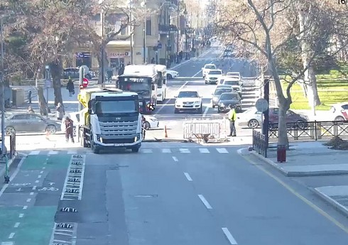 В Баку ограничено движение транспорта на пересечении улиц Шамси Бадалбейли и Рашида Бейбутова