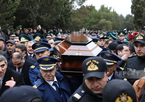 В Баку похоронены пилоты, погибшие в авиакатастрофе