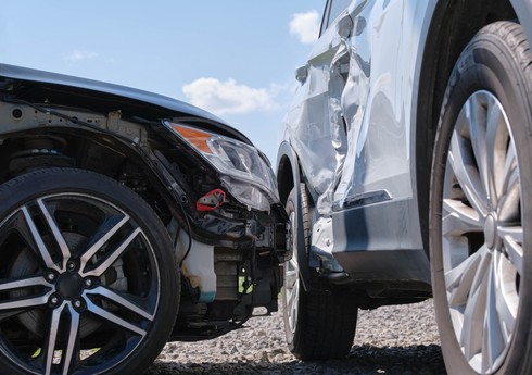 В Баку при столкновении двух автомобилей пострадал один человек