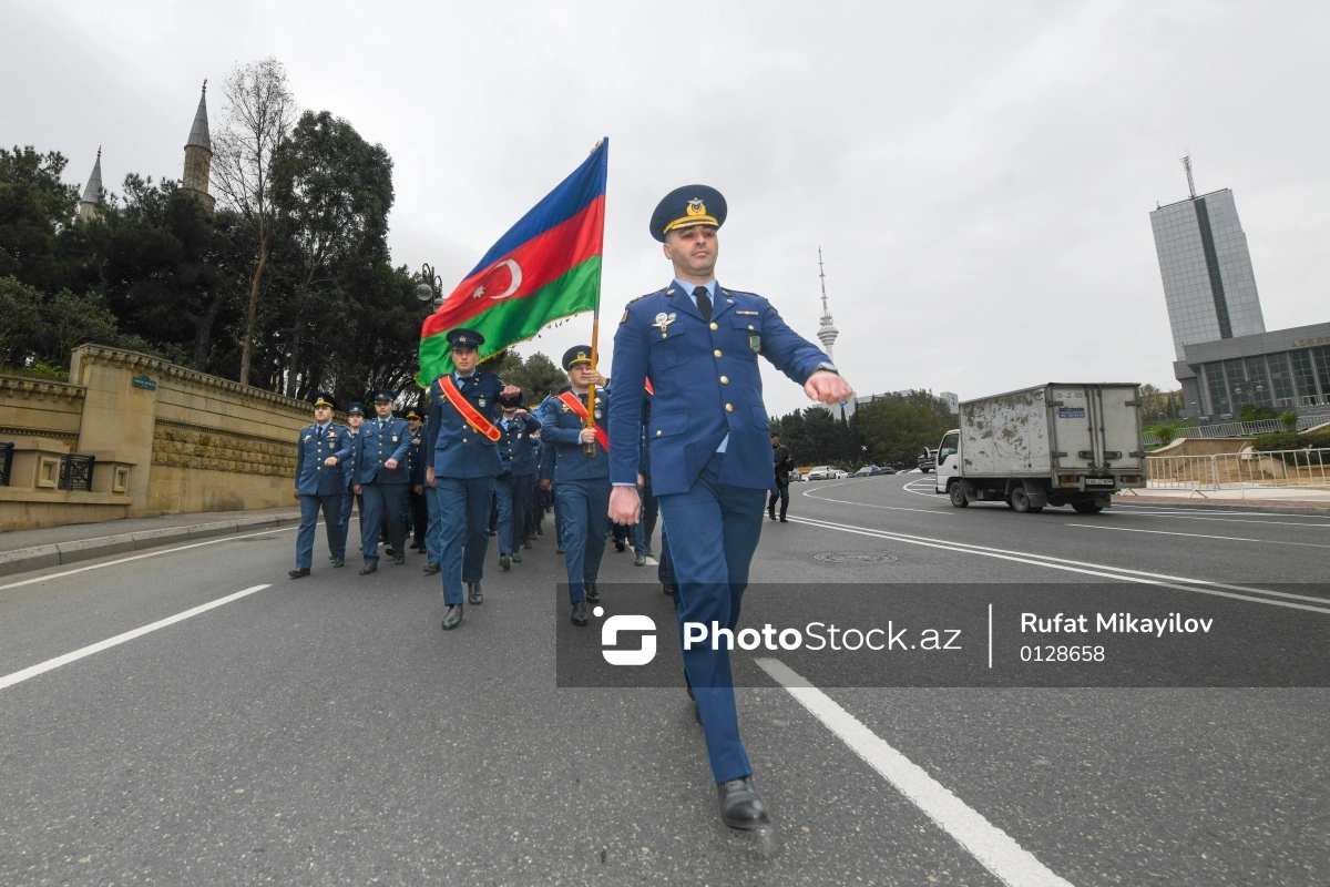 В Баку прошли шествия, посвященные Дню Победы