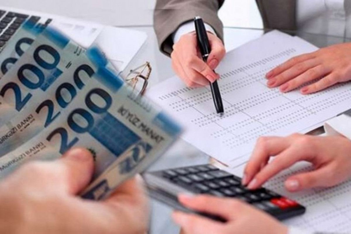 В Баку среднемесячная зарплата выросла примерно на 8%