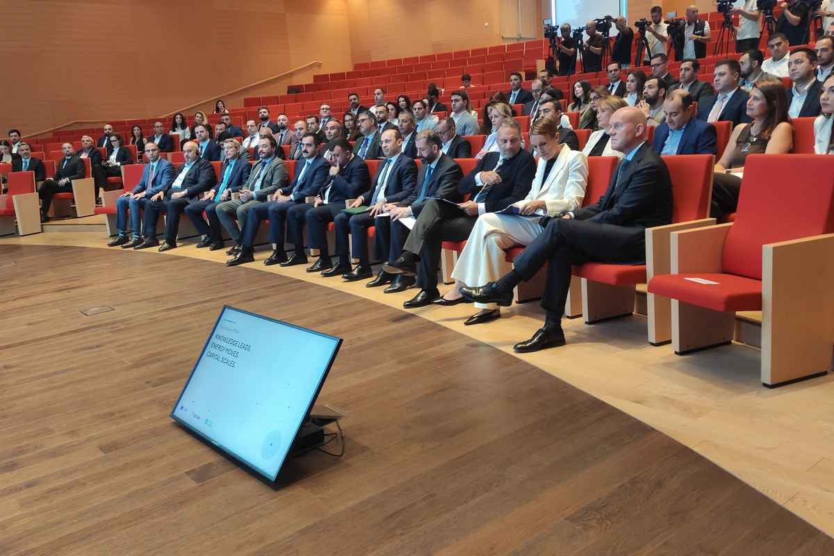 В Баку стартовала программа AZEMBA Центра лидерства и инноваций IE