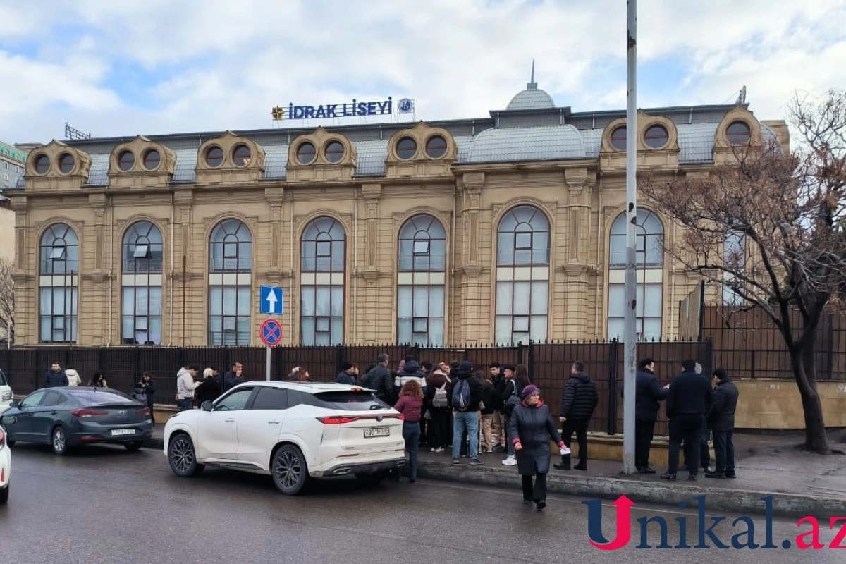 В Баку ученик лицея выстрелил в учителя - ДЕТАЛИ