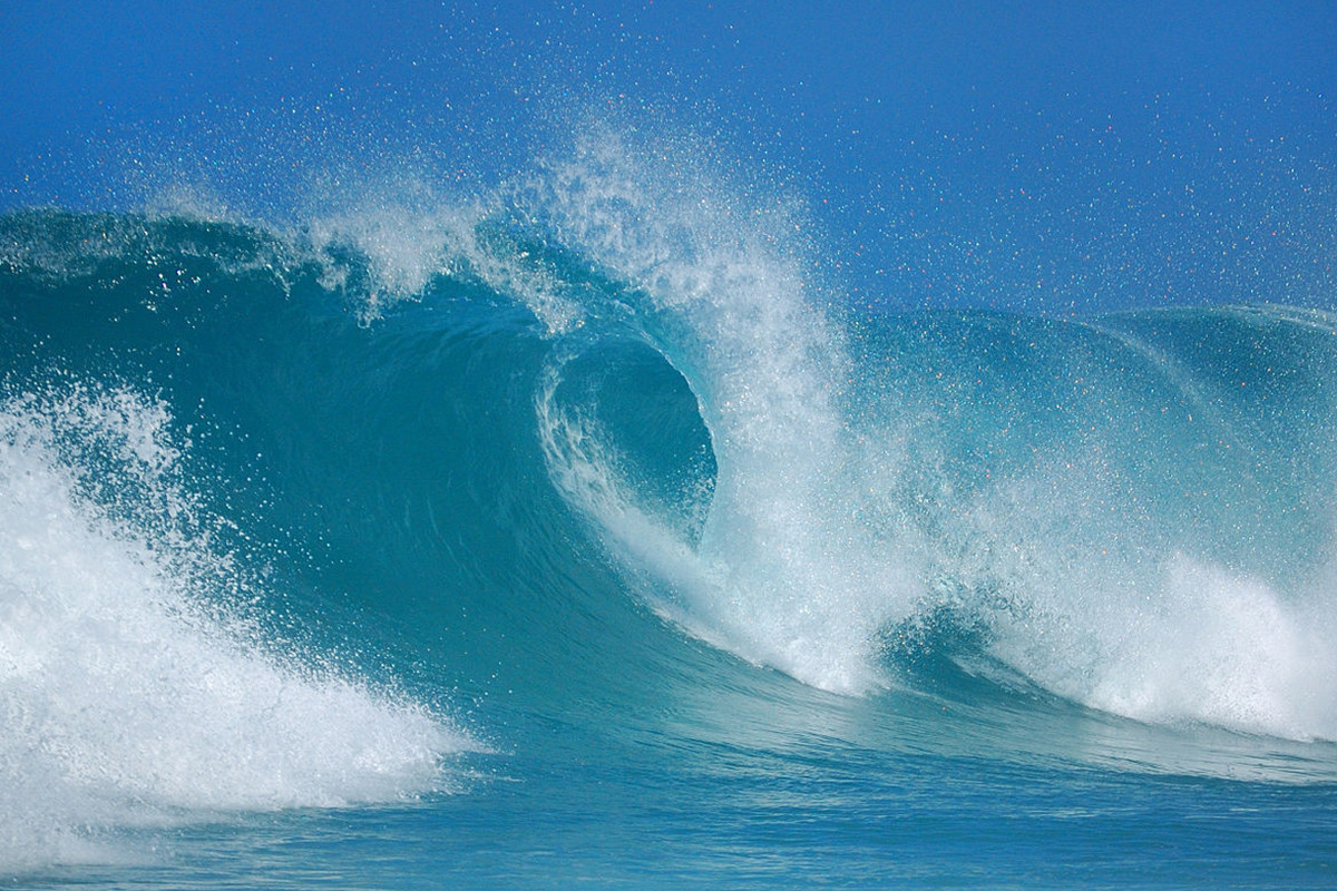 В Баку ветер усилился, высота волн в море достигает  2,5 метров-ФАКТИЧЕСКАЯ ПОГОДА