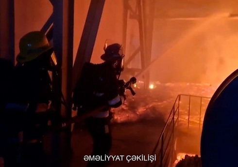 В цехе по производству стекла в Сумгайыте возник пожар