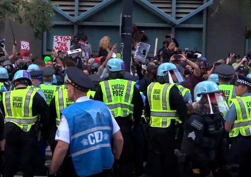 В Чикаго задержаны десятки протестующих против политики властей