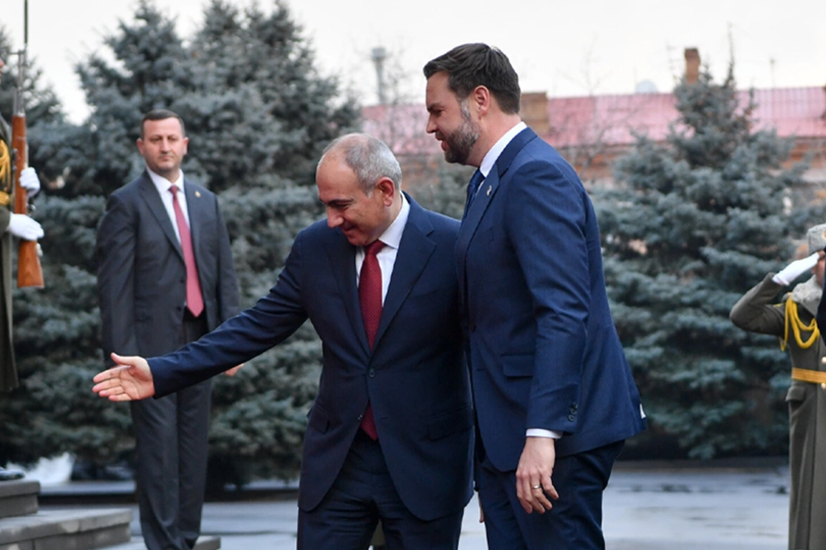 В Ереване стартовали переговоры Вэнса и Пашиняна