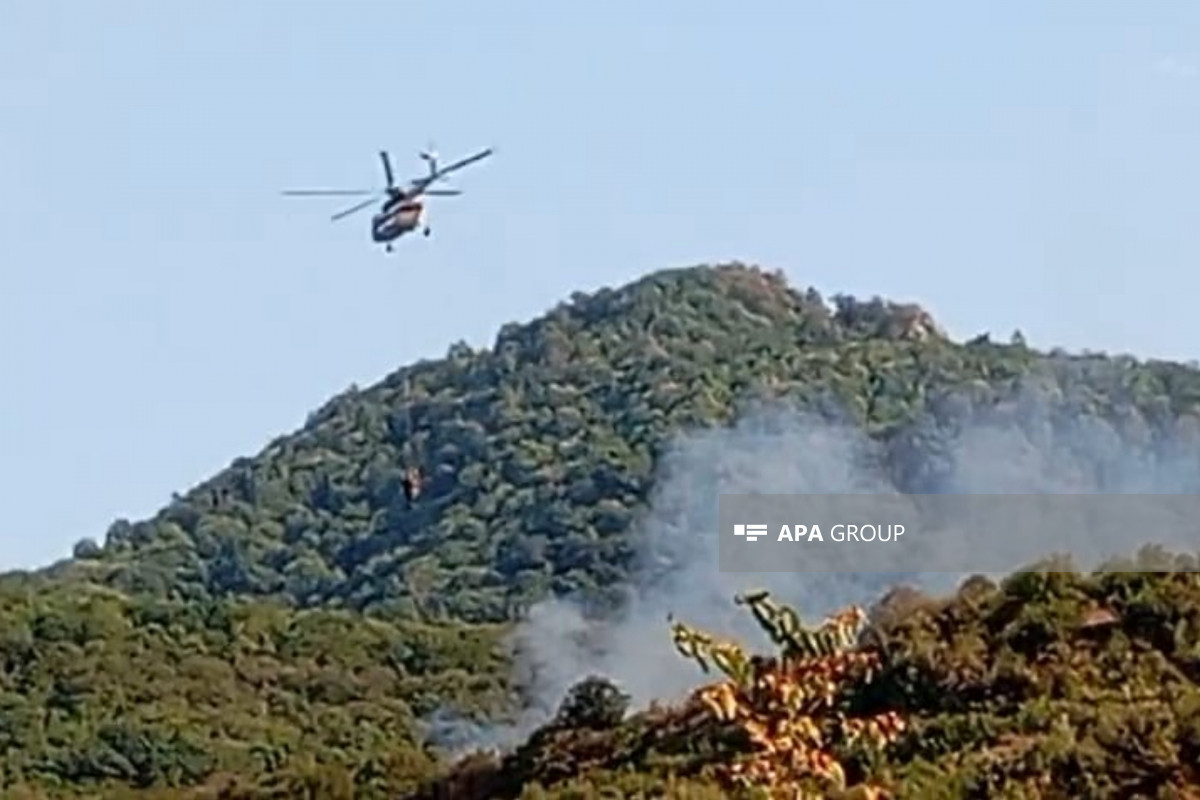 В Газахском районе  на открытой местности вспыхнул пожар, на тушение привлечены вертолёты -ВИДЕО-ФОТО