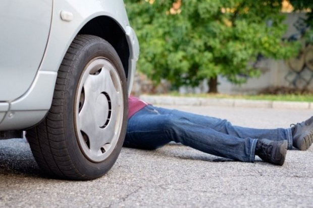 В Гейчае легковой автомобиль сбил насмерть пешехода