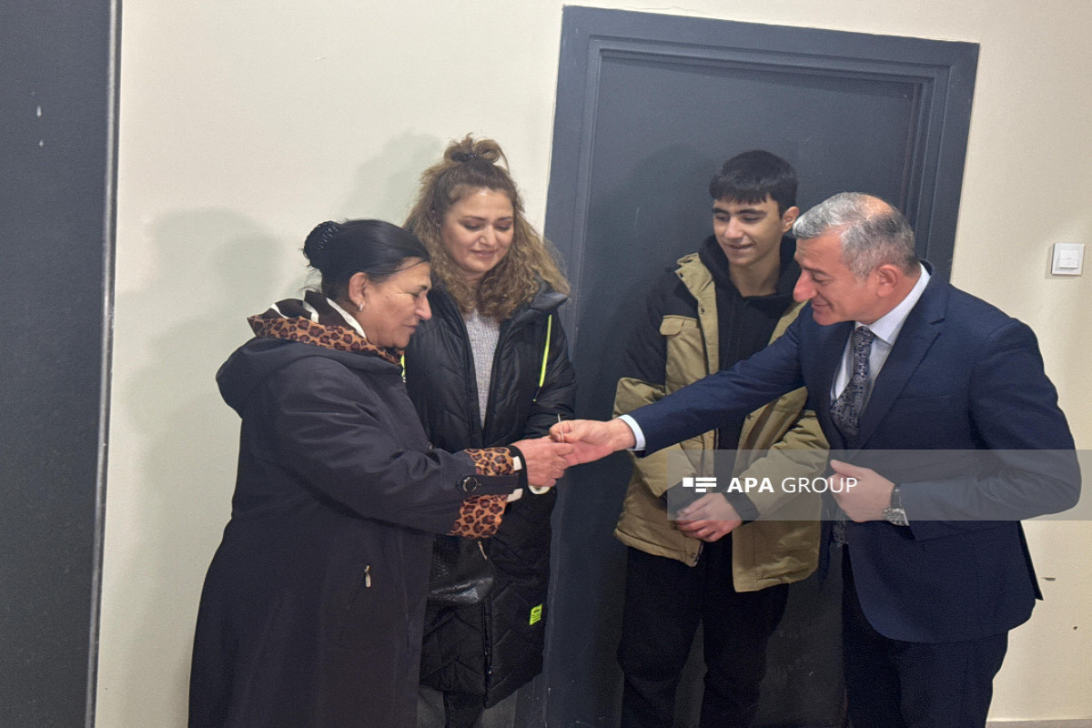 В город Джабраил прибыла очередная группа бывших переселенцев, им вручены ключи от квартир -ОБНОВЛЕНО-ВИДЕО